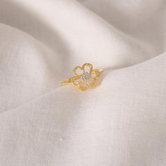 Bellissimo anello di moissanite in argento 925 Anello nuziale minimalista per donne.