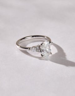 Anello di fidanzamento con moissanite taglio ovale 2 CT Anello in argento 925 per donna.