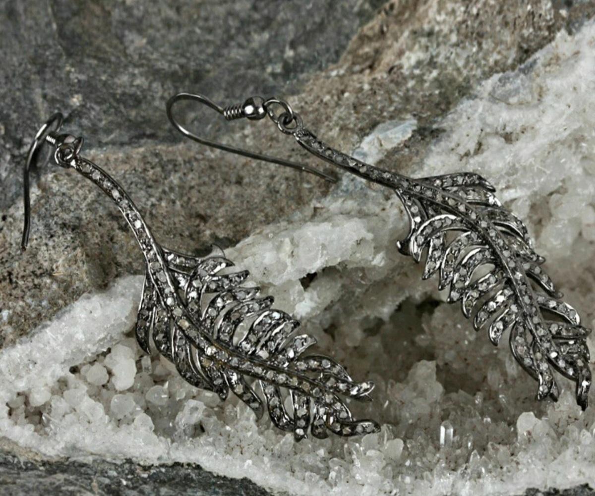Orecchino a foglia con gancio francese con diamante naturale in pavé A. Silver 925. in vendita 1