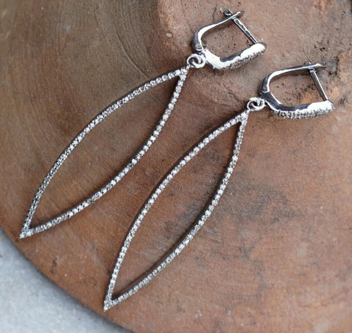 Donna Orecchino con diamante a forma di marquise Orecchino con diamante a forma di marquise in argento 925 Regalo di nozze. in vendita