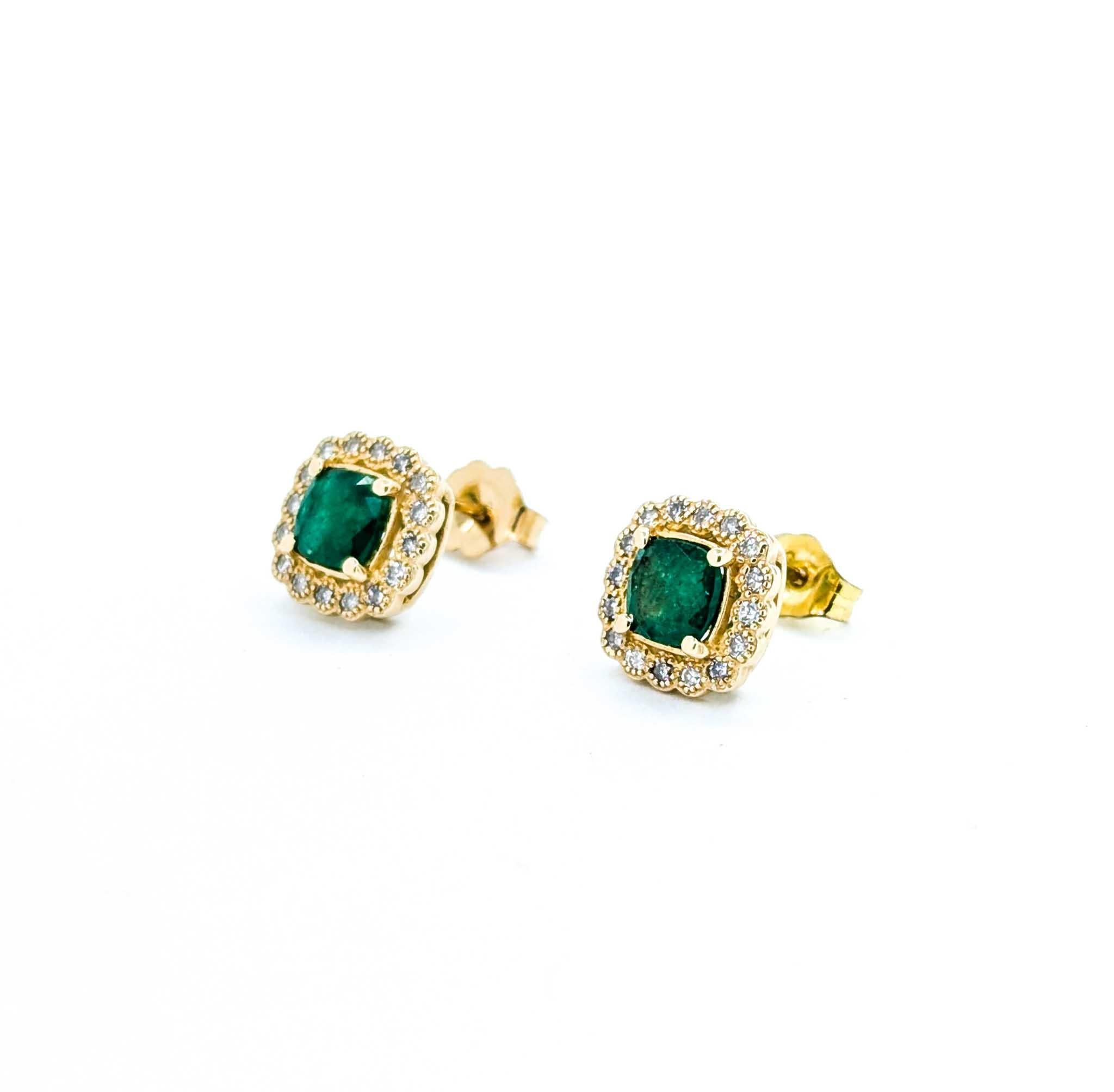 Contemporain Boucles d'oreilles en or jaune 14k avec émeraudes et diamants en vente
