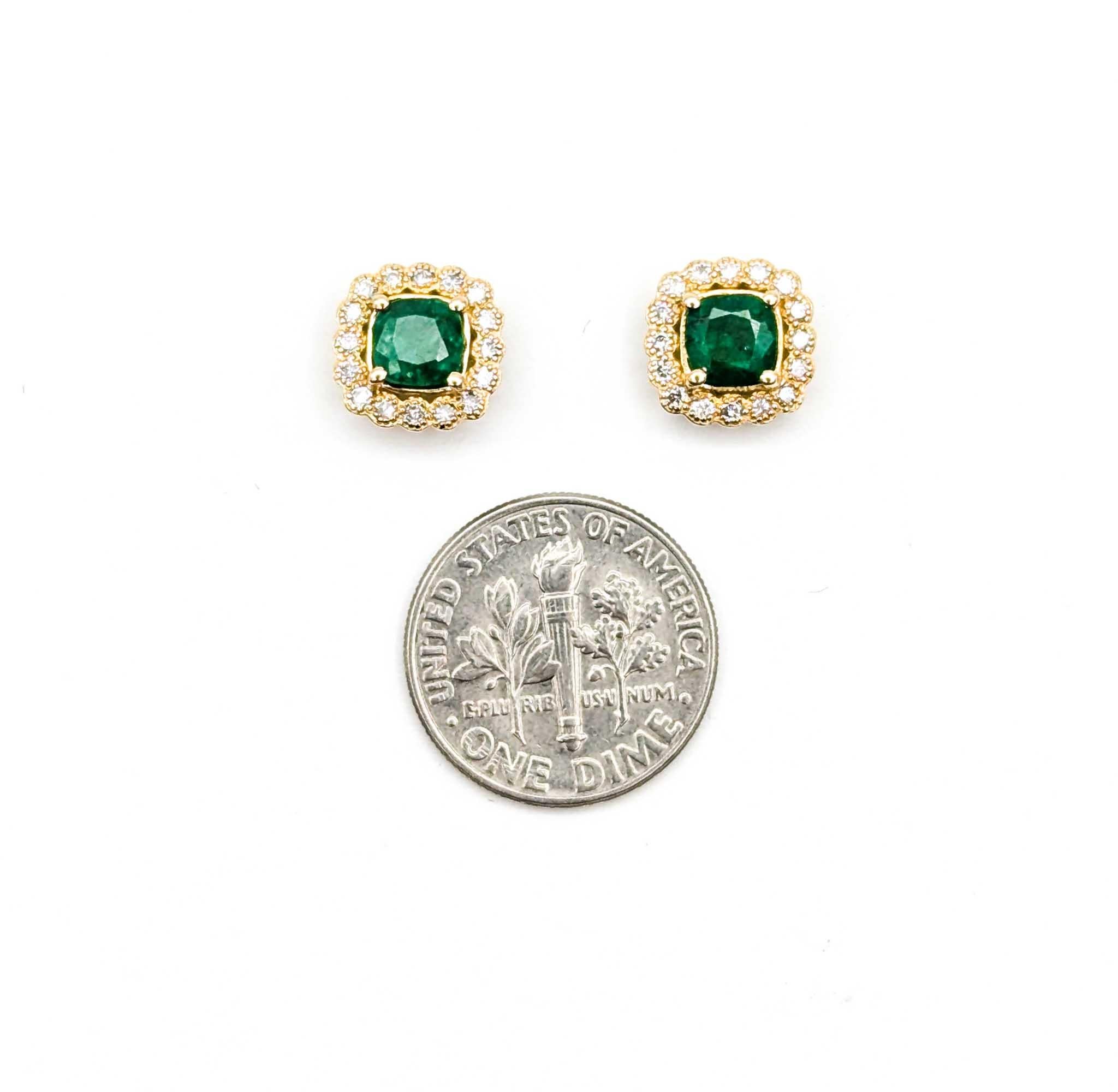 Boucles d'oreilles en or jaune 14k avec émeraudes et diamants en vente 1