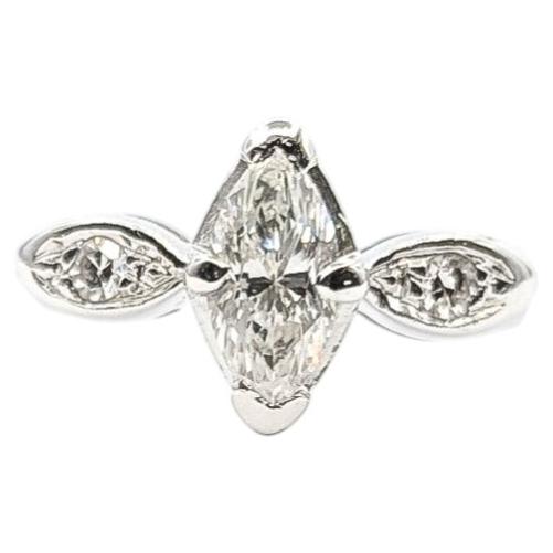 Anello con diamante vintage in oro bianco 14k in vendita