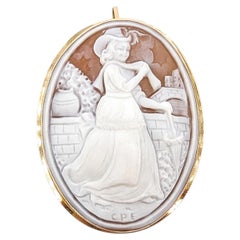 Shell Cameo Brooch Pendant in 14k Yellow Gold
