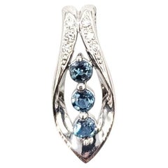 Pendentif « Navette » en alexandrite et diamants, en platine