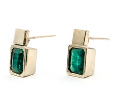 Emerald Geometric Stud Earrings in 14k White Gold