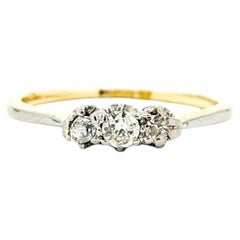 Three-Stone Diamond Ring in 18k Yellow Gold