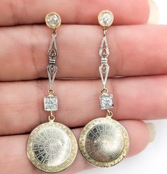 Boucles d'oreilles pendantes vintage en forme de médaillon, ornées de diamants taille « Old European Cut », en or blanc 14 carats