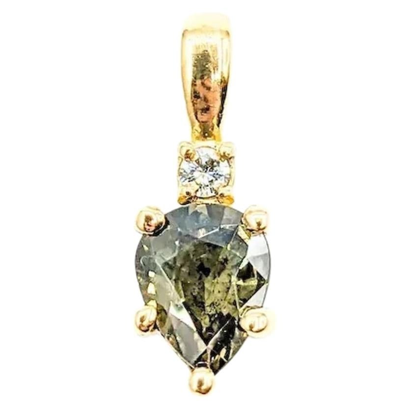 Natural Alexandrite & Diamond Pendant in 18K Yellow Gold For Sale