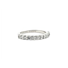 Anillo de diamantes radiante en platino