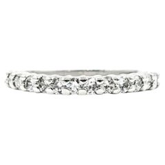 Anillo de diamantes radiante en platino