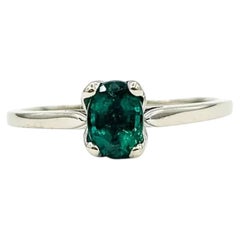 Anillo Solitario de Esmeralda en Oro Blanco de 14k