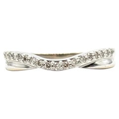 Alianza de Diamantes Contorno en Oro Blanco de 14k