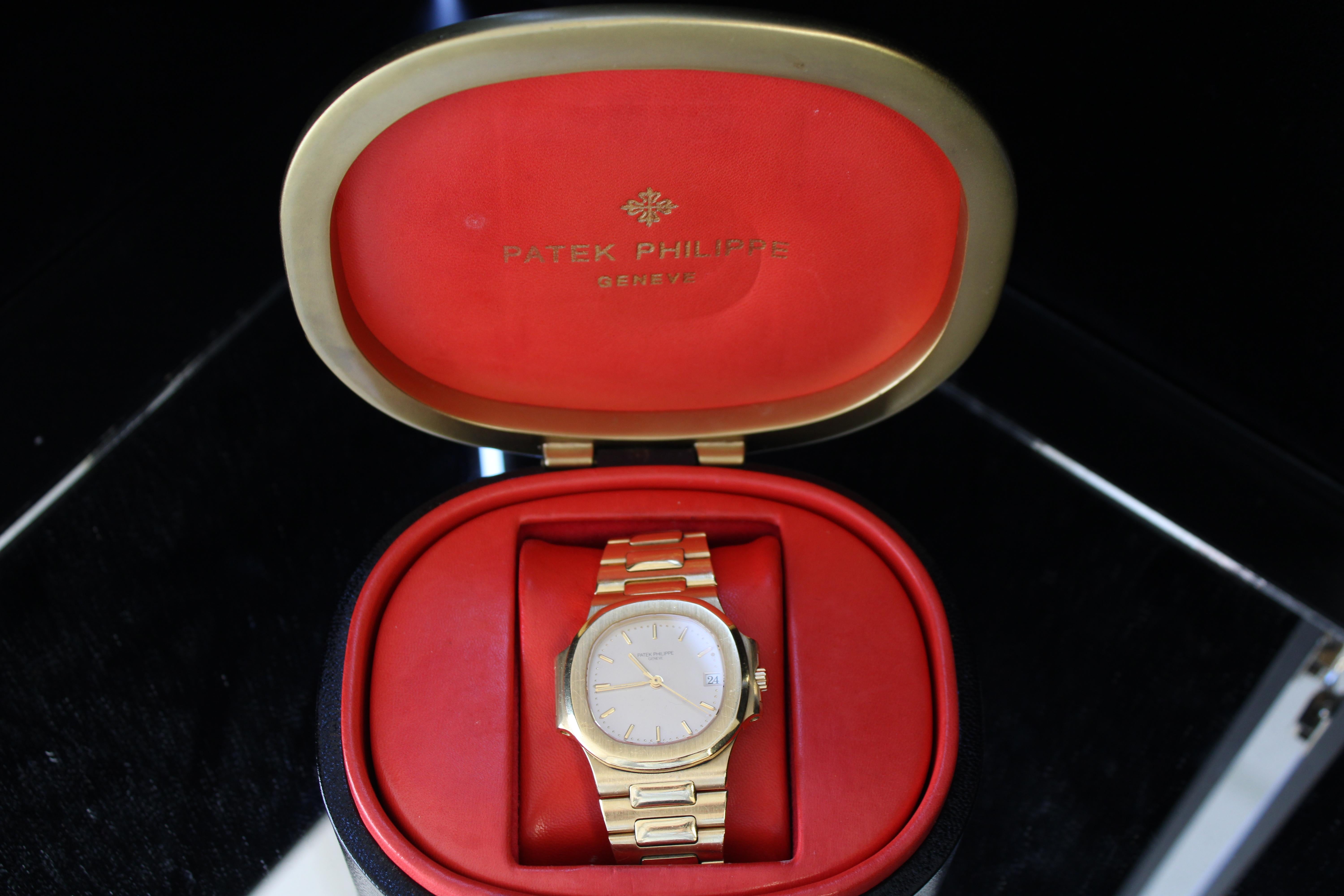 Patek Philippe Nautilus 3800/1J Or Jaune 18K Boîte et papiers en vente 5