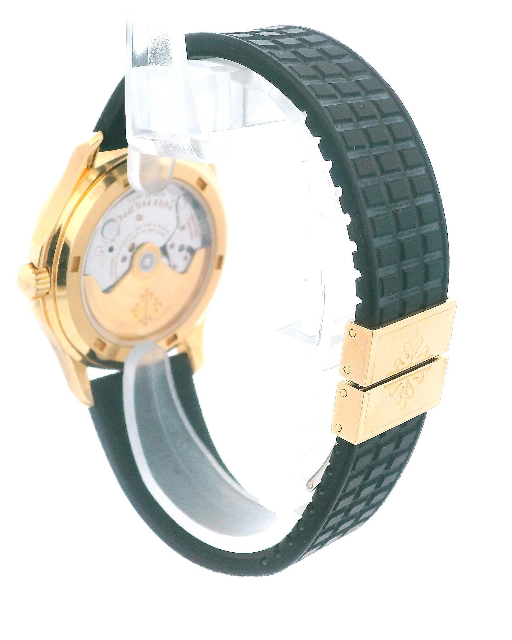 Patek Philippe Aquanaut 5066J Schwarz Uhr Box Papiere & Service-Zertifikat im Angebot 2
