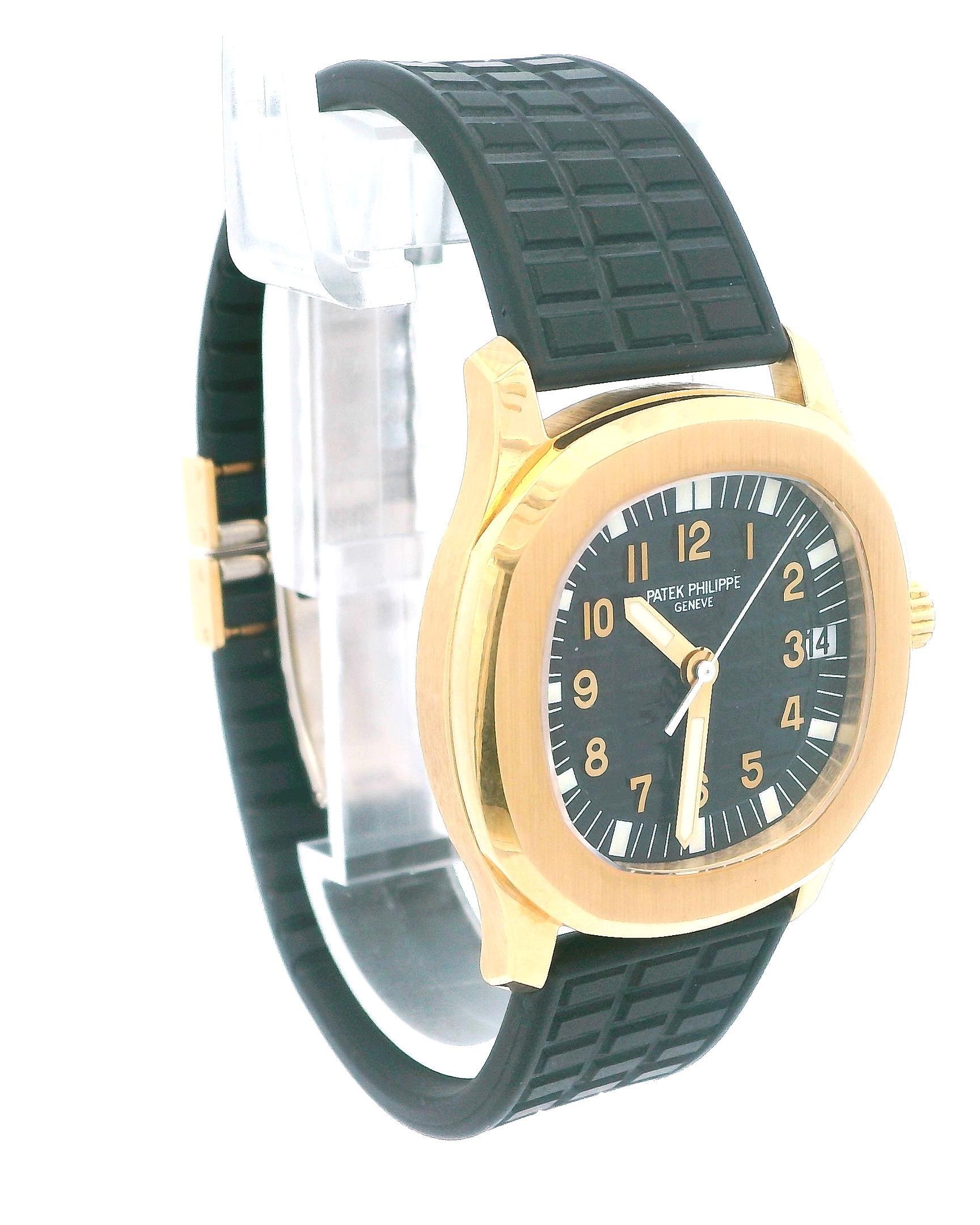Patek Philippe Aquanaut 5066J Schwarz Uhr Box Papiere & Service-Zertifikat im Zustand „Gut“ im Angebot in Great Neck Plaza, NY