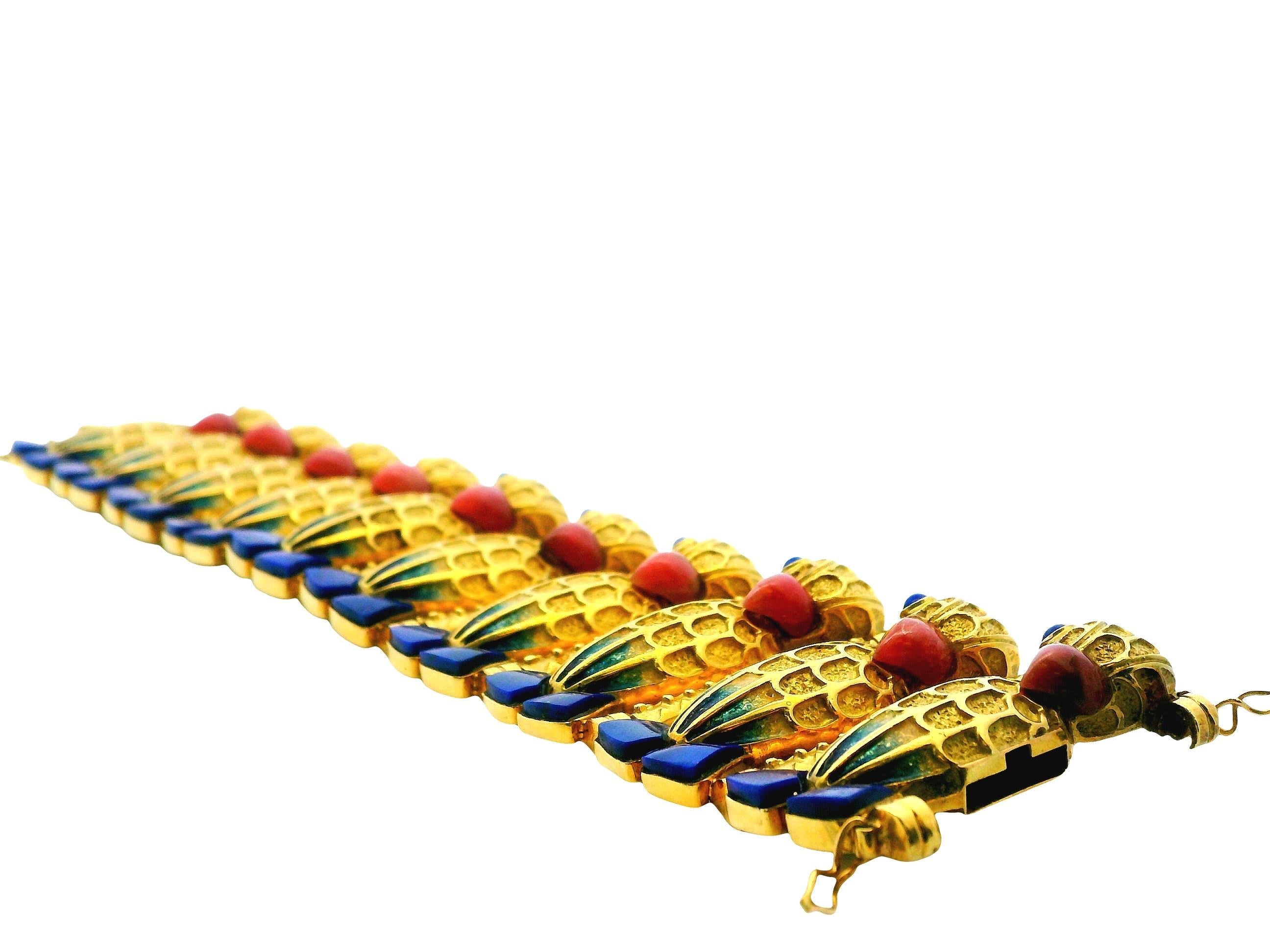 Pappagallo 18k Rodonit  Bracciale con smalto blu con becchi e piedi in lapis In condizioni buone in vendita a Great Neck Plaza, NY