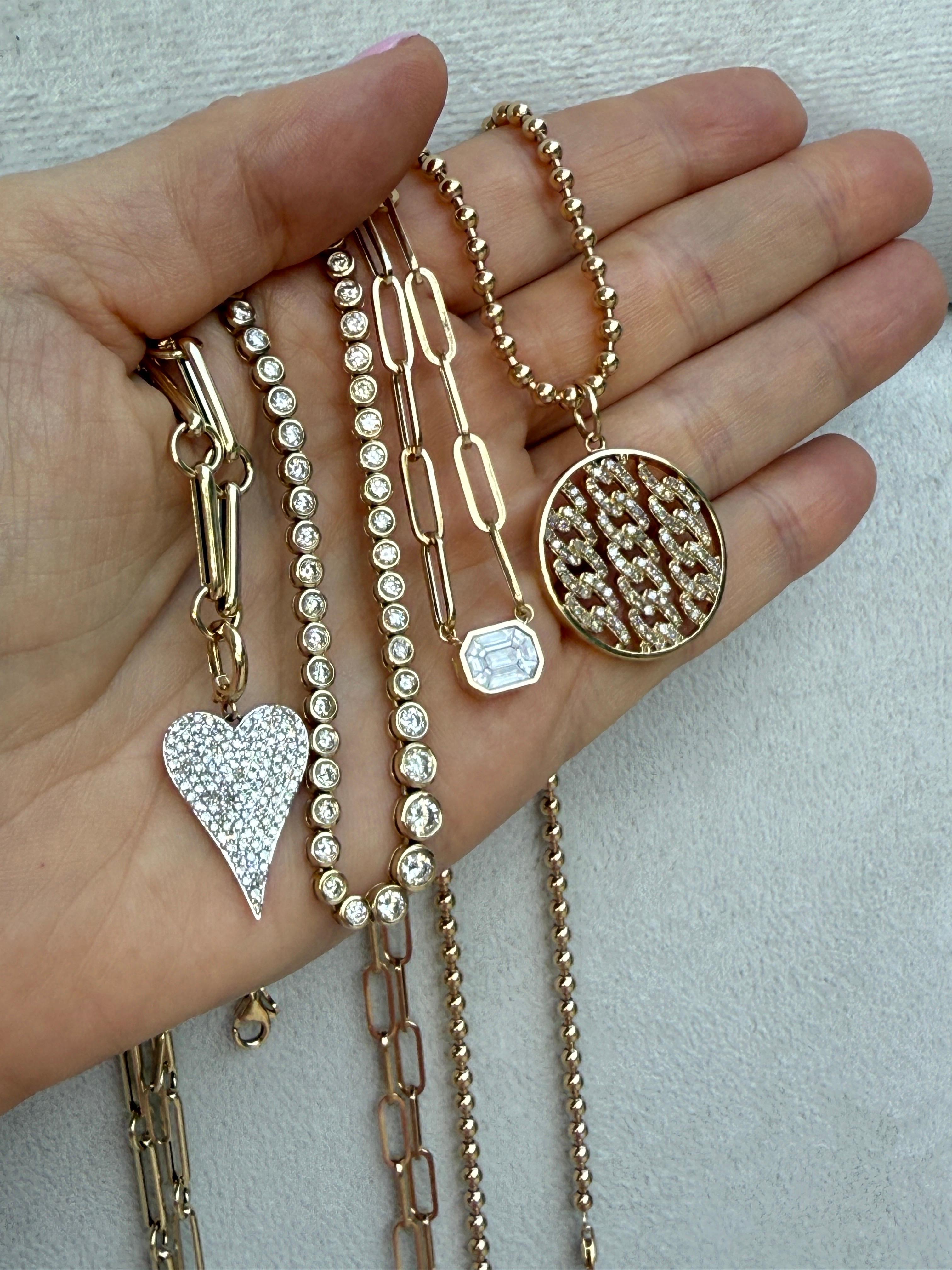 Collana moderna con catena a graffetta in oro giallo 14K in vendita 2