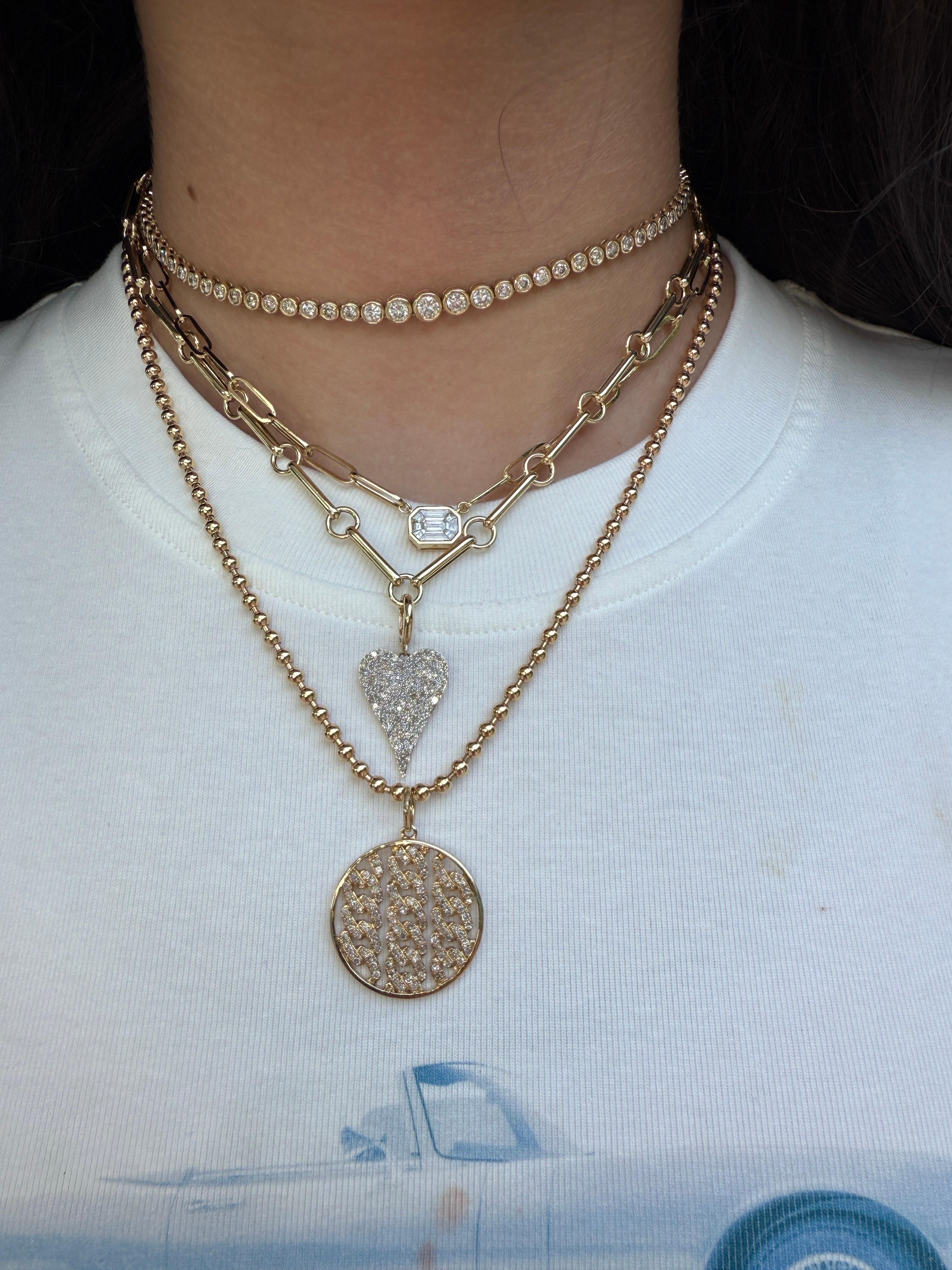 Collana moderna con catena a graffetta in oro giallo 14K in vendita 1