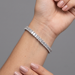 Emerald Cut Diamond Tennis Bracelet in 18K Gold