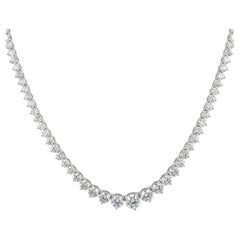 Classic Graduated 18K Gold Round Diamond Tennis Necklace