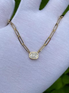 Collana con ciondolo Paperclip in oro giallo 18K con taglio smeraldo