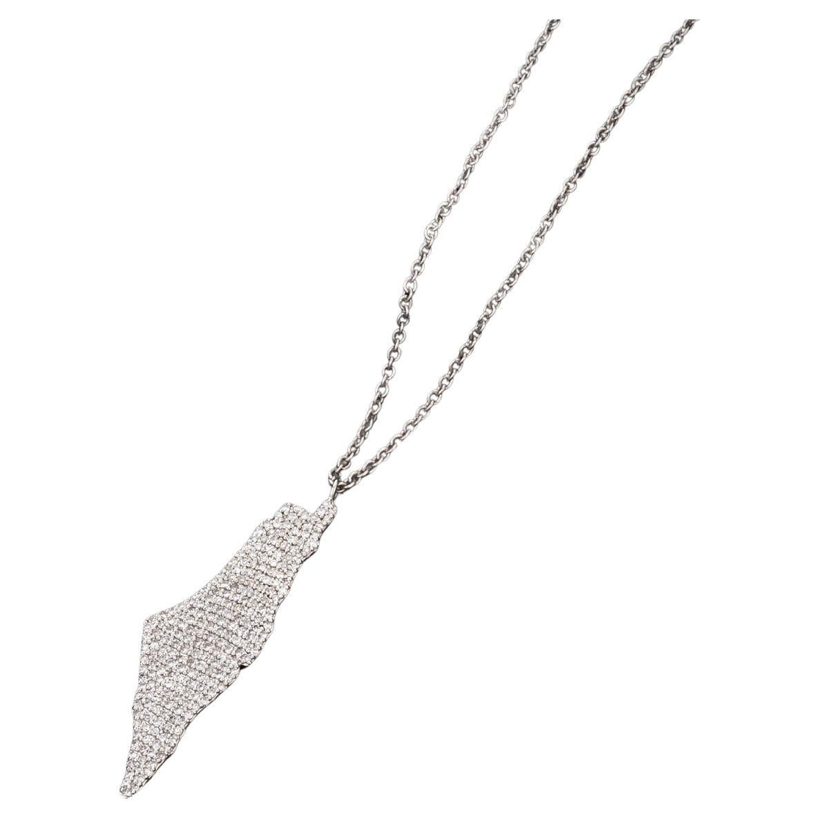 Celebrate heritage with timeless sophistication in our Pavé Israel Map Diamond Necklace. Meticulously crafted in 14k white gold and adorned with 0.75 carats of natural diamonds, this meaningful silhouette sparkles with brilliance and pride. The