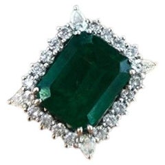 Majestic Emerald Cut 18K White Gold Green Gemstone Ring