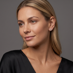Pave Diamond 14K (oder 18k auf Anfrage) Gelbgold Open Floral Stud Earrings