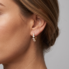 Boucles d'oreilles Huggies en or jaune 14K (ou 18k sur demande) de Lumina Bliss