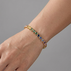 Pulsera de oro amarillo de 14 quilates (personalizada) con gema arco iris en forma de corazón