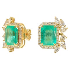 Emerald Luxe 18K Natural Diamond Yellow Gold Stud Earrings