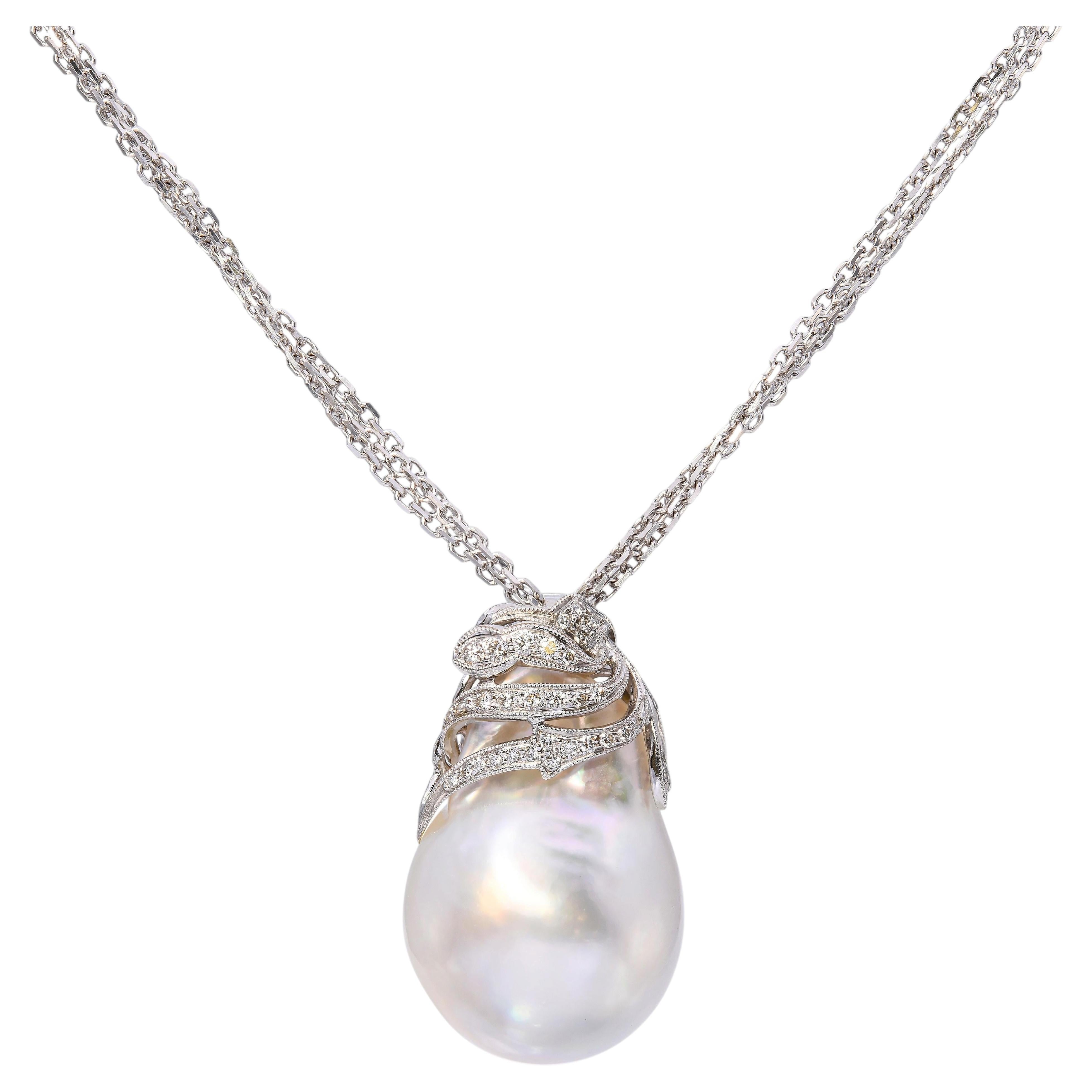 Collar vintage con colgante de oro blanco de 18 quilates, diamantes y una perla barroca del Mar del Sur de 17 mm