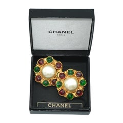 Vintage-Ohrringe von Chanel Paris Gripoix aus goldfarbenen Kunstperlen