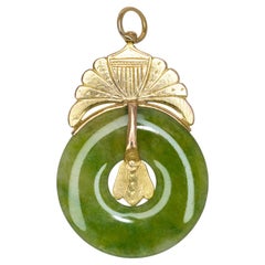 Vintage 17k Yellow Gold Palm Motif Jade Donut Pendant