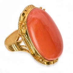 Vintage 18k Yellow Gold Red Coral Statement Ring