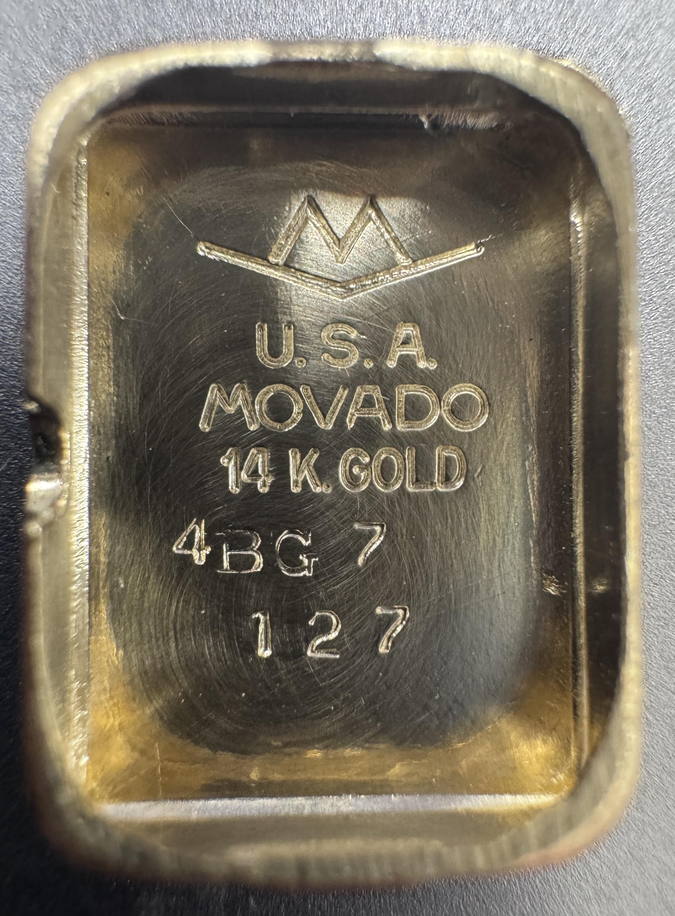 Montre pour femme Movado en or jaune 14k, diamant saphir cadran caché en vente 6