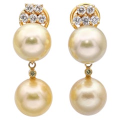 Boucles d'oreilles vintage en or jaune 18k perles des mers du sud et diamants multicolores