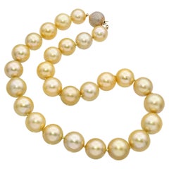 Collar Vintage de Oro Amarillo Graduado con Perlas Doradas Grandes del Mar del Sur