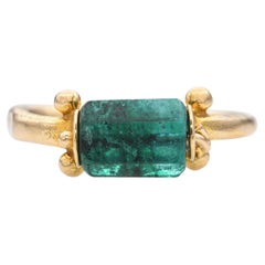 Anillo Helenístico Egipcio Esmeralda de Oro Amarillo 14k del Museo Metropolitano de Arte