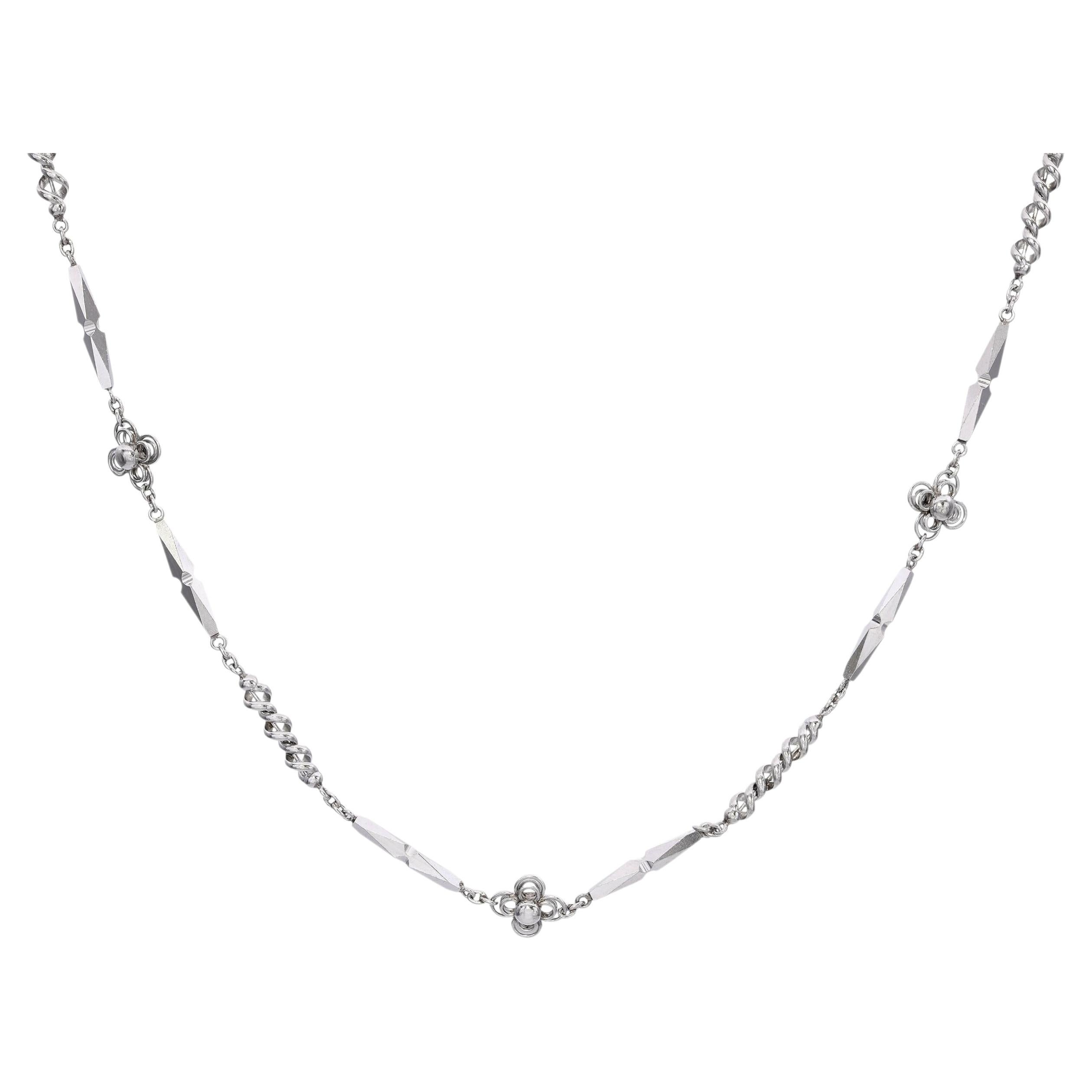Collier à maillons ornés en platine