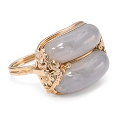 Anillo vintage de Ming con jade gris y detalles florales en oro amarillo
