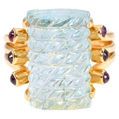 Vintage 18k Yellow Gold Carved Aquamarine and Ruby Ring