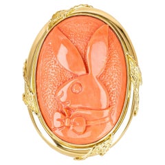 Vintage 18k Yellow Gold Japanese Playboy Bunny Coral Carving Pendant