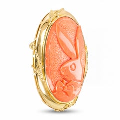Vintage 18k Yellow Gold Japanese Playboy Bunny Coral Carving Pendant