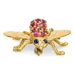 Vintage 18k Yellow Gold Ruby and Sapphire Bee Brooch