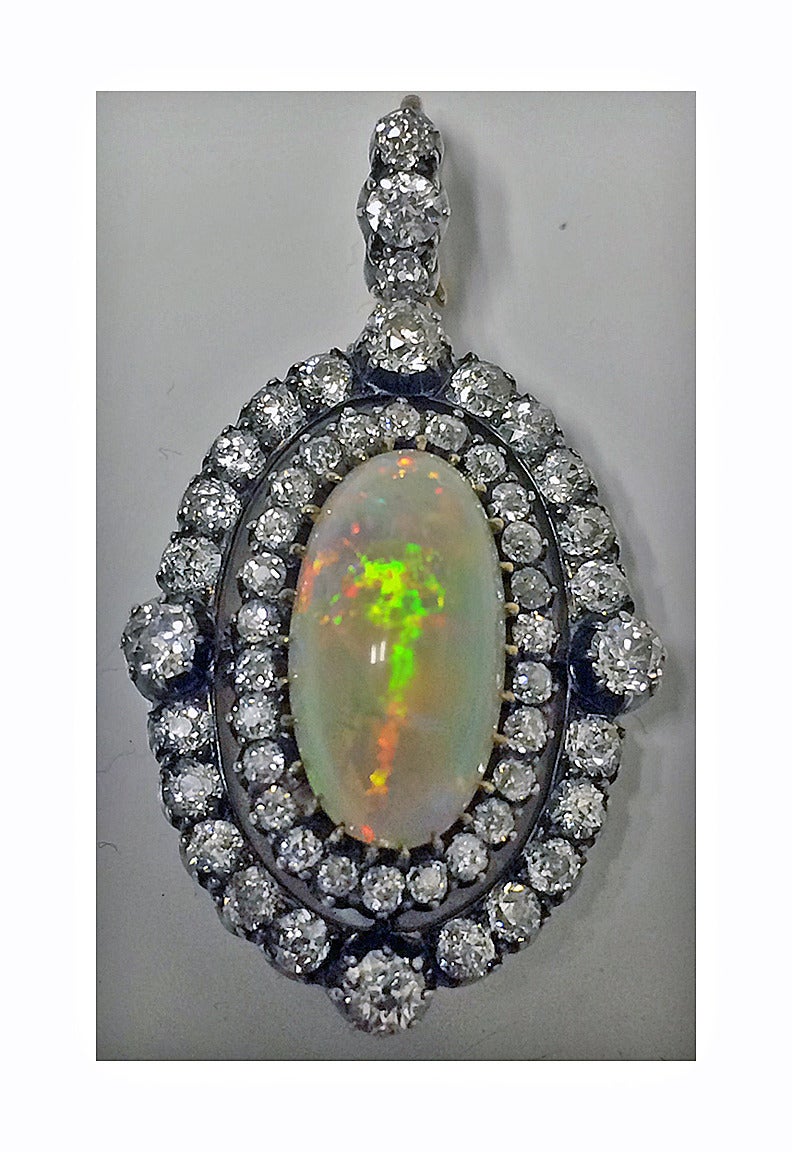 English Victorian Fine Antique Opal Diamond Gold Pendant circa 1880 In Good Condition In Toronto, ON