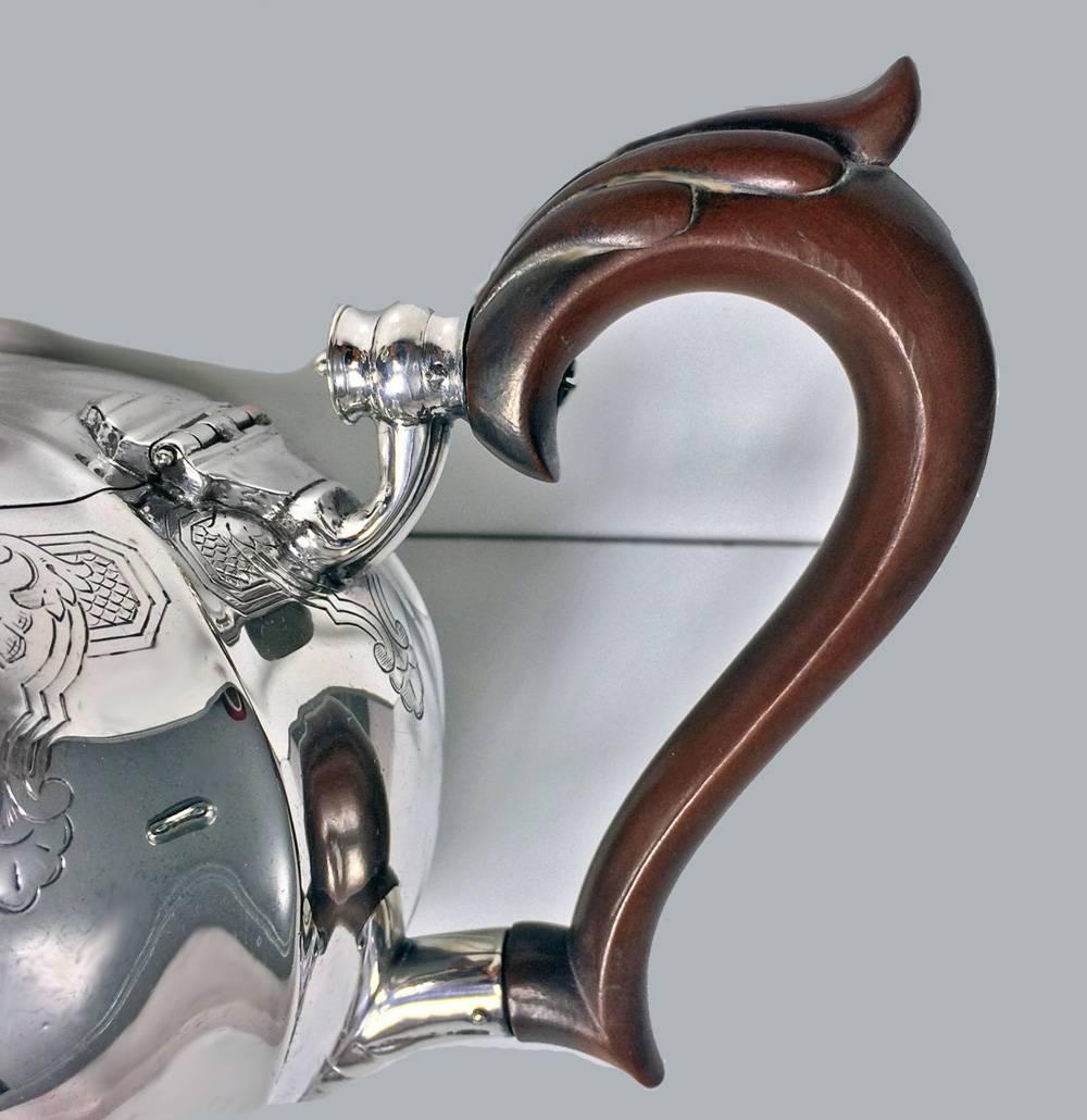 1940s Hamilton & Co. Calcutta Rare Indian Sterling Silver Tea and Coffee Set In Good Condition In Toronto, ON