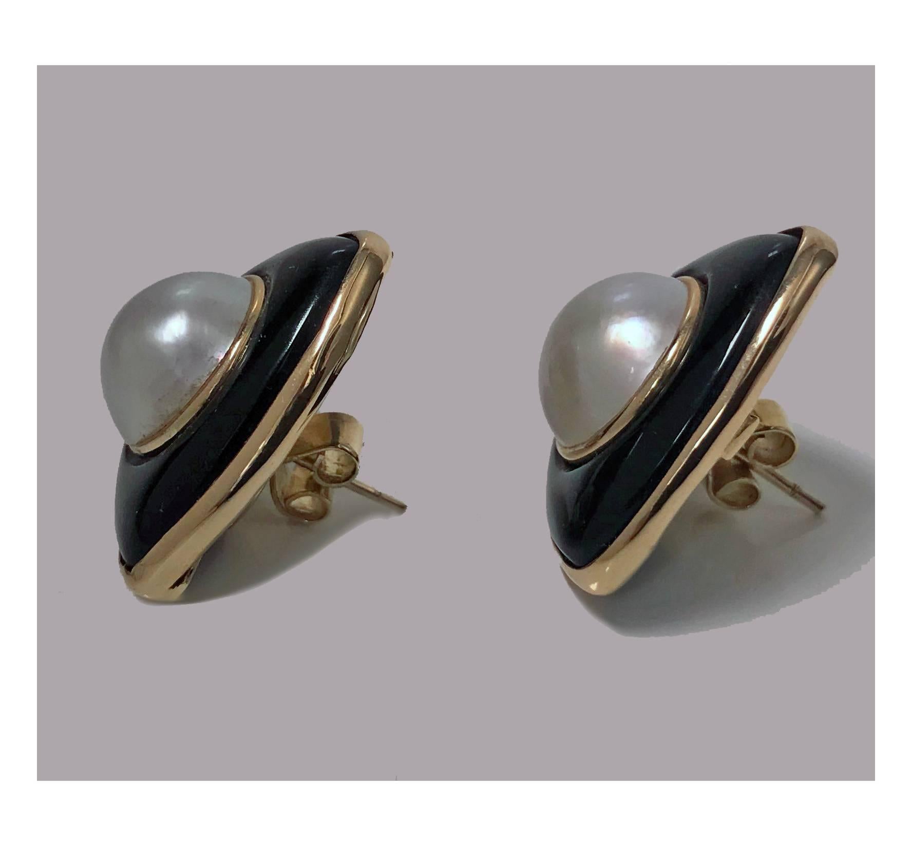 Women's 1970s Onyx Mabe Pearl Gold Earrings