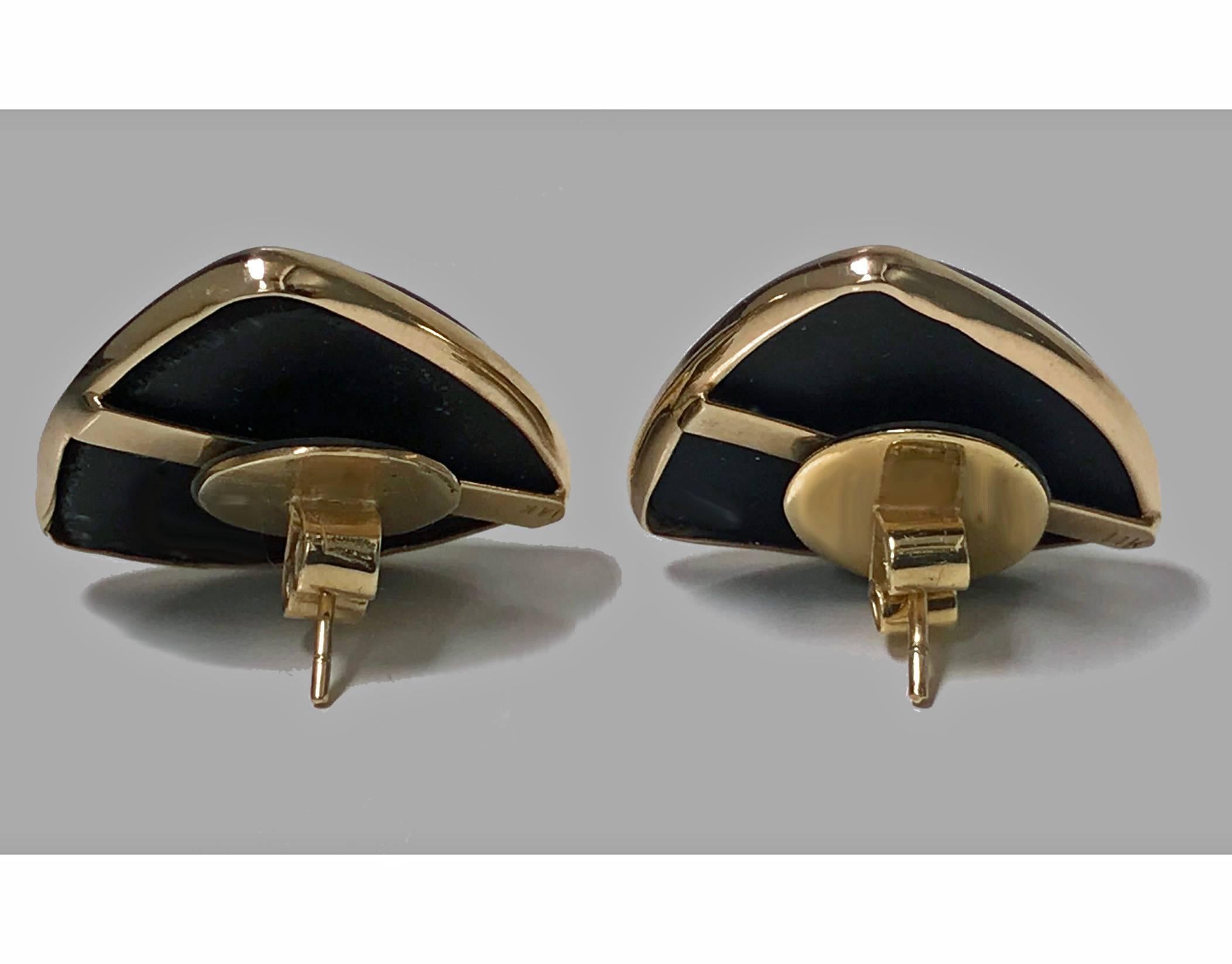 1970s Onyx Mabe Pearl Gold Earrings In Excellent Condition In Toronto, ON